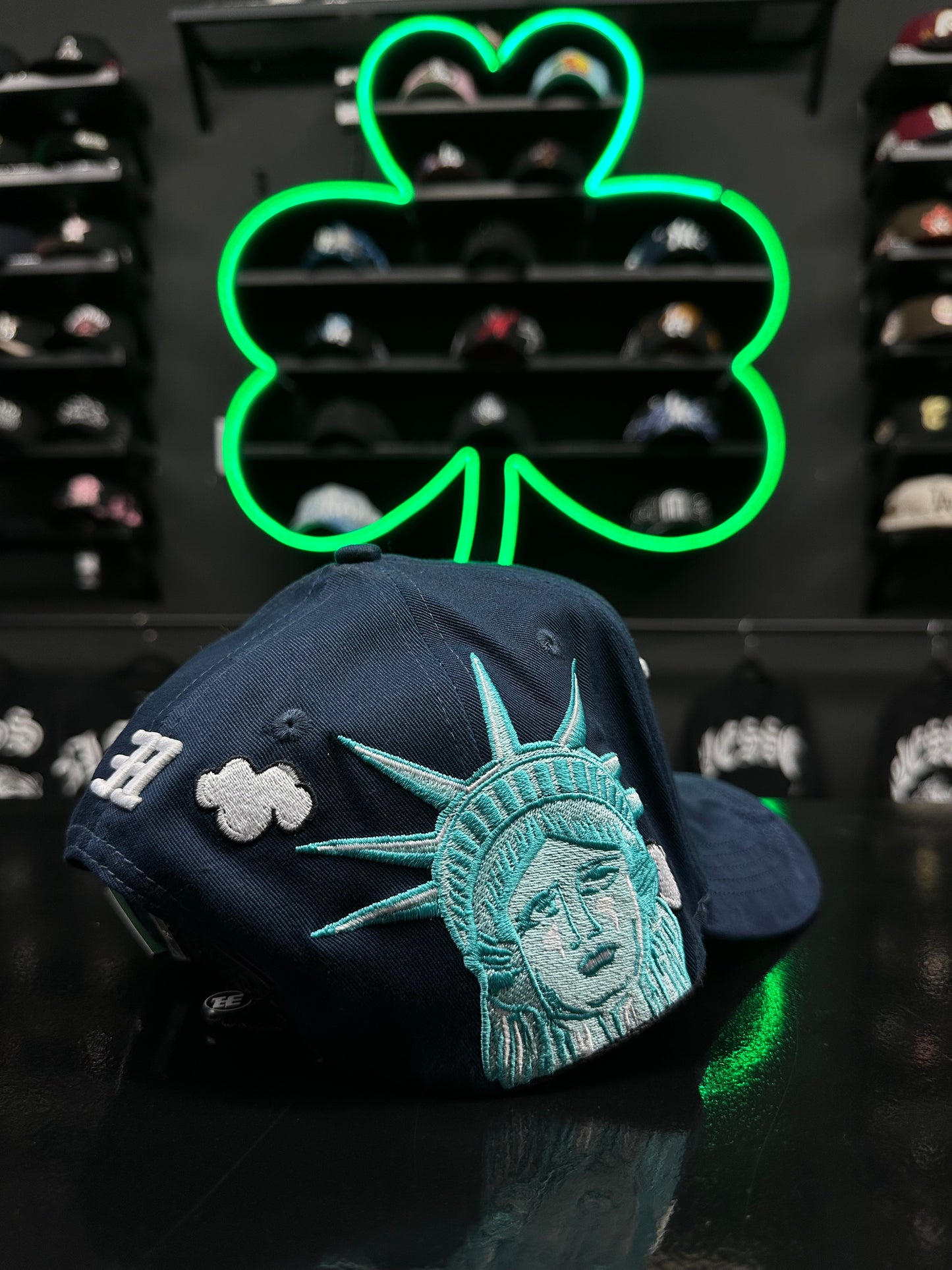 31 hats anyversario