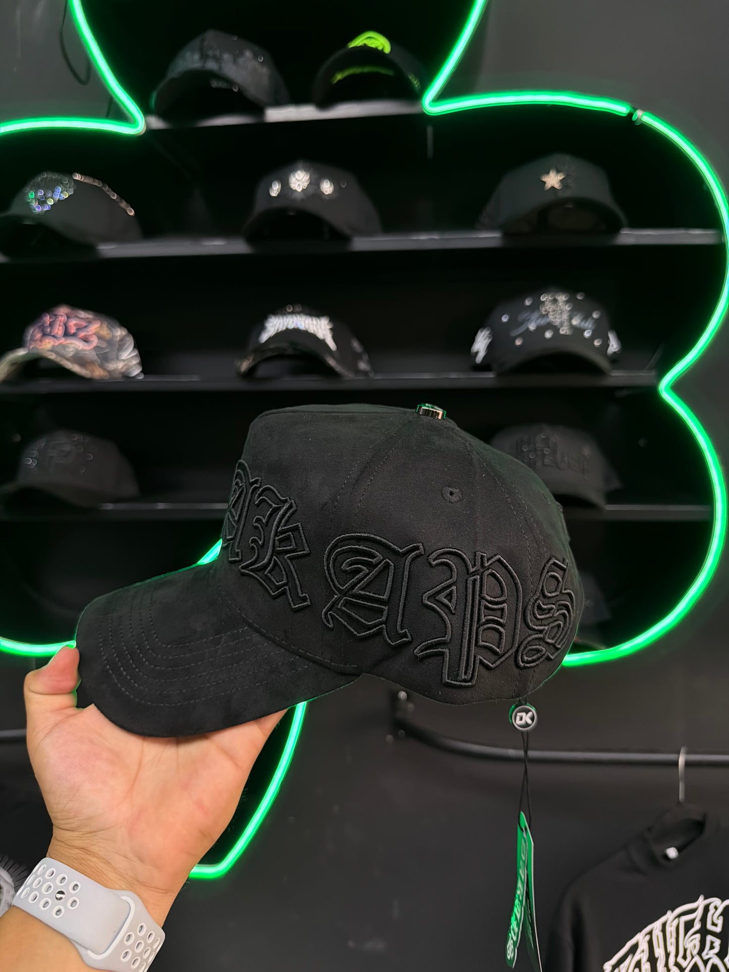 Dakaps Chapter black