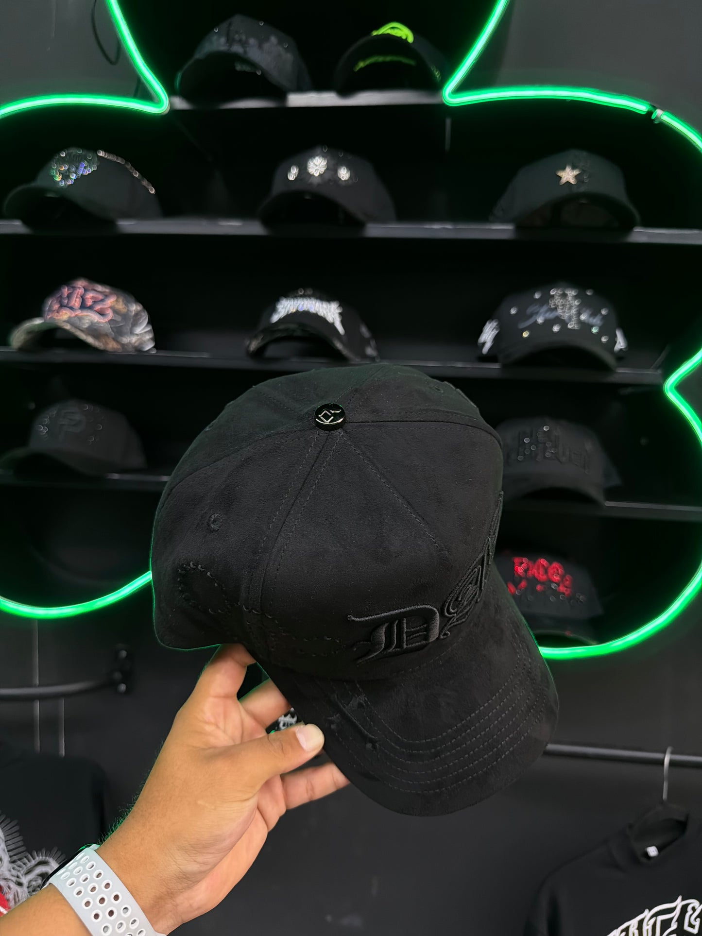 Dakaps Chapter black