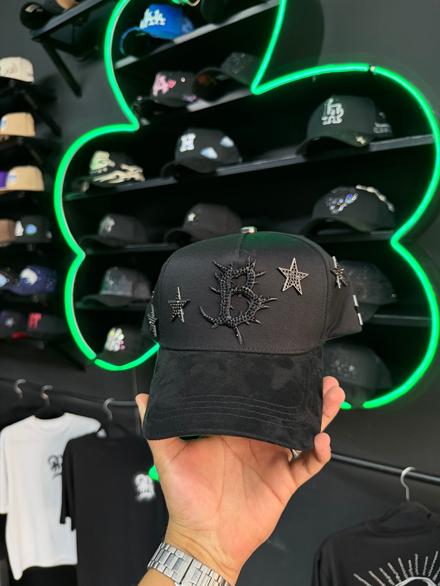 Barbas hats “Dark nebula”