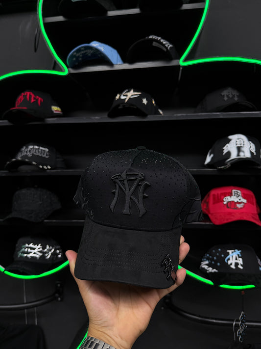 31 hats Forever Total Black
